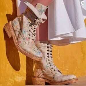 Free People Santa Fe Ivory Floral Combat Boot Bootie Size 38/8